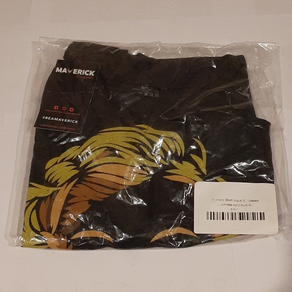 Maverick by Logan Paul random T shirt - Picture 2 of 2